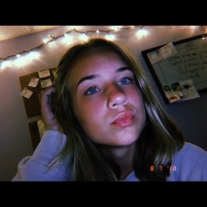 Meet your Posher, Lola